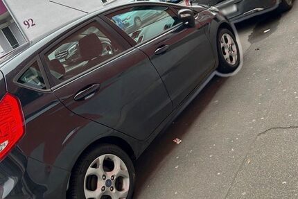 Ford Fiesta 128.000 km 2.700 &euro; Köln 51068