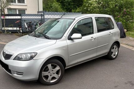 Mazda 2 140.000 km 2.200 &euro; Bonn 53121