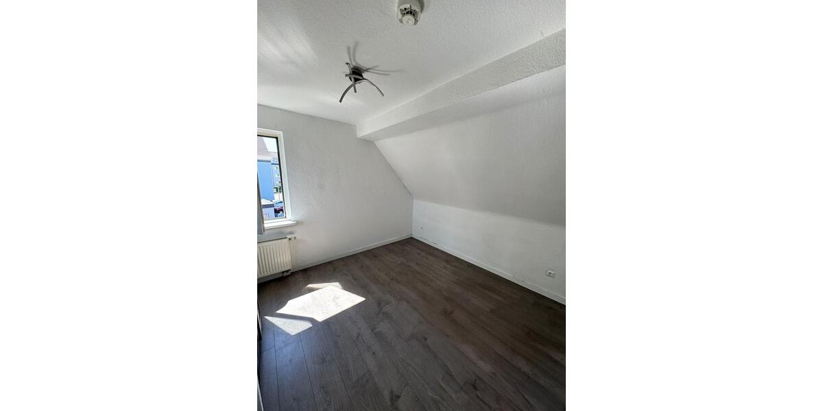 Dachgeschoßwohnung Köln Mülheim - 1 Zimmer, 34 m&sup2;, 580&euro; | Angebot:26381673