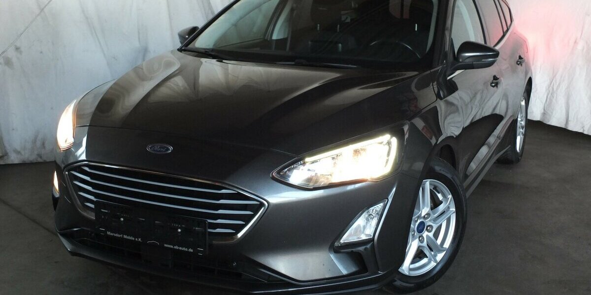 Ford Focus NAVI BLUETOOTH SHZ PARCTRONIC 1 HAND 124.895 km 11.500 &euro; Köln 50858
