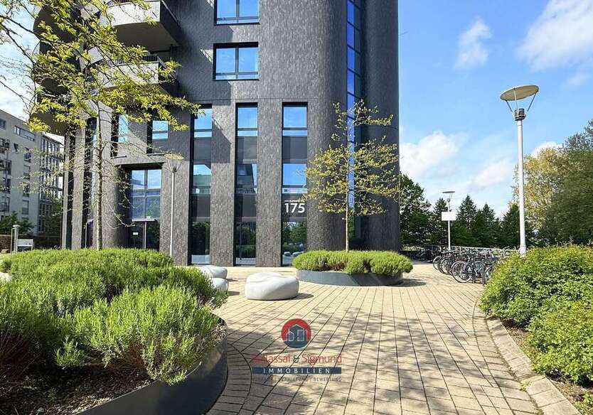 Büro in Köln 3.274,84 € 191.96 m²