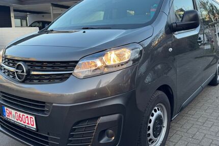 Opel Vivaro 138.000 km 19.999 € Engelskirchen 51766