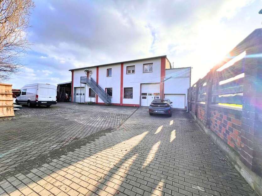Haus zum Kaufen in Köln 1.050.000 € 470 m²
