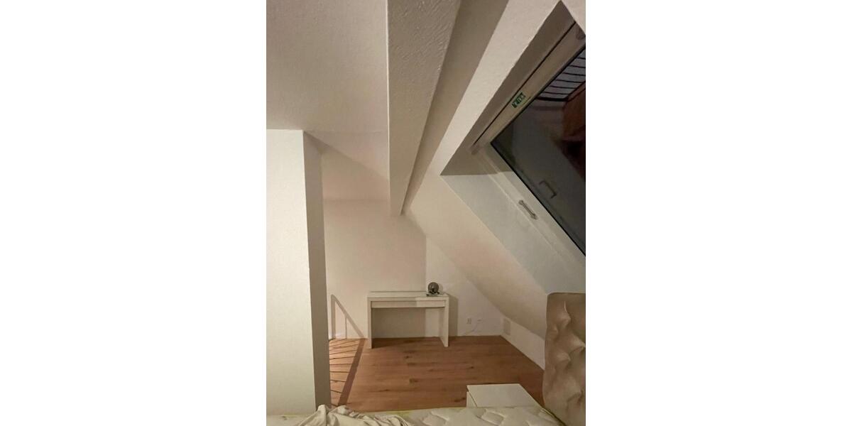 Renovierte 4-Zimmer-Maisonette mit Balkon, 2 Bädern & Einbauküche 4 zimmer