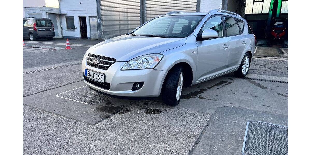 Kia ceed / Ceed 211.000 km 2.100 &euro; Bonn 53177