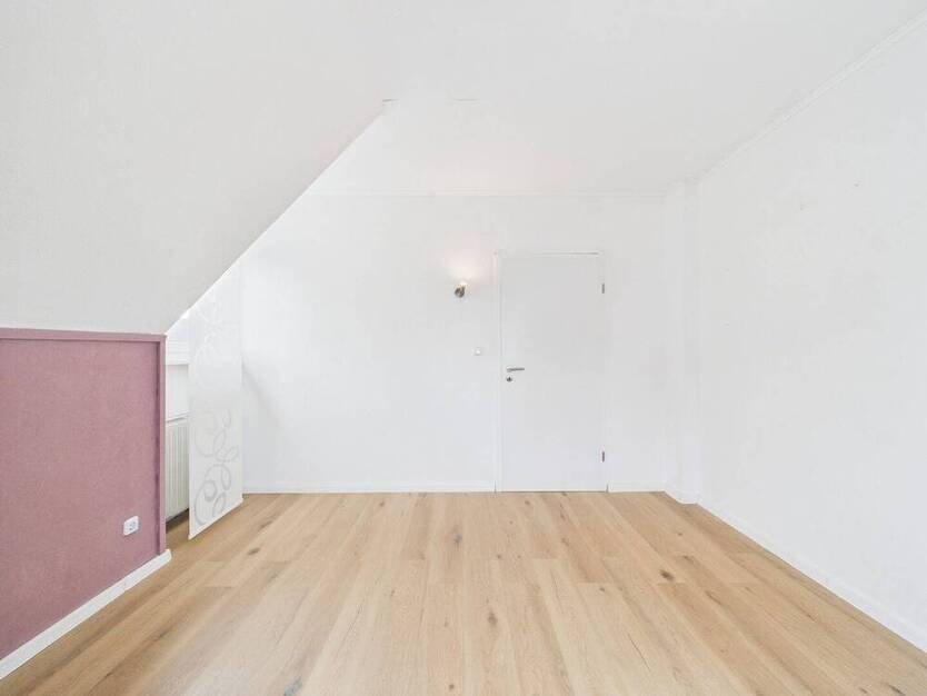 Familienfreundliches Ein-Zweifamilienhaus in der Euskirchener Südstadt - modernisiert & großzügig