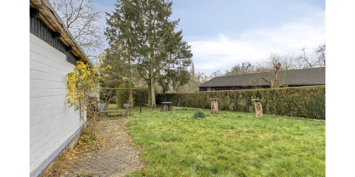 Großzügiges Ein- oder Zweifamilienhaus mit Charme, Gartenparadies & vielen Möglichkeiten - Einfamilienhaus Leichlingen | Angebot:25269338