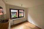 Haus mit großer Dachterrasse, Garten und Garagen in der Altstadt