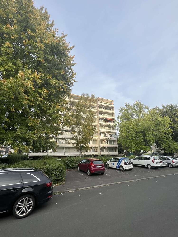 Wohnung zum Kaufen in Niederkassel 149.000 € 84 m²