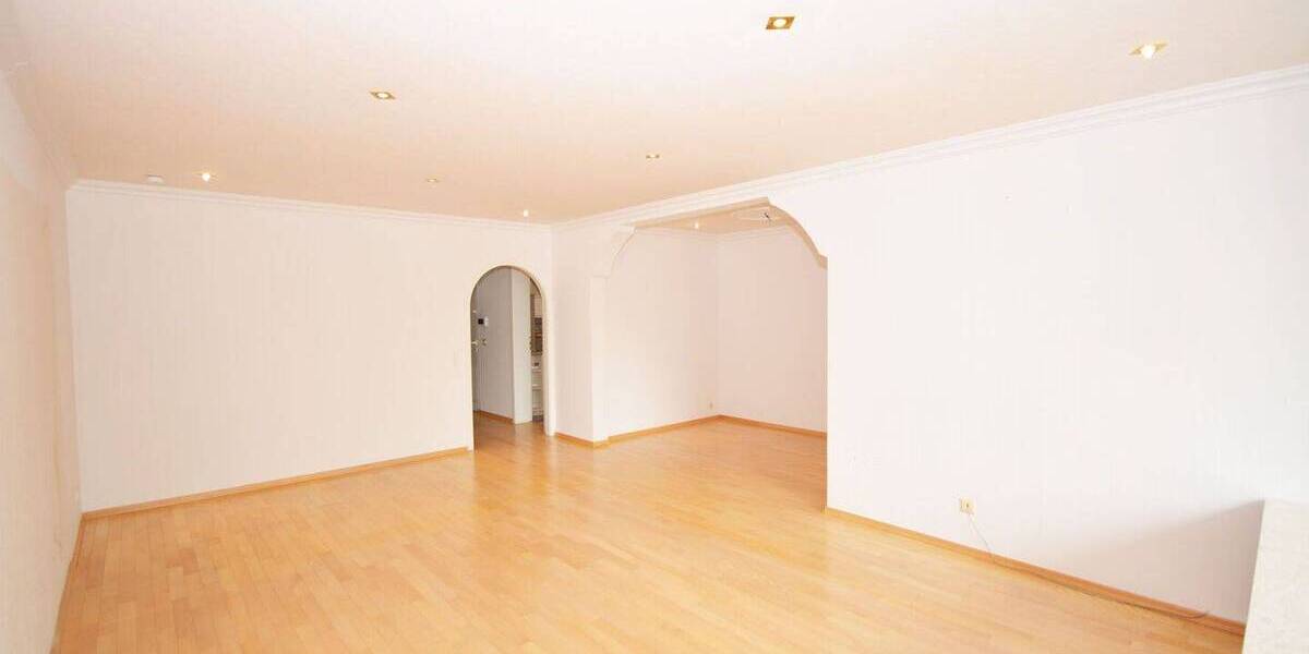 Etagenwohnung Köln Lövenich - 4 Zimmer, 90 m&sup2;, 349.000&euro; | Angebot:26817350