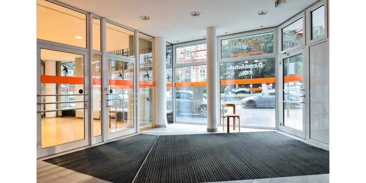 Besonder Fläche für Büro oder Praxis perfekt gelegen in Solingen-Wald.TEILBAR! zimmer