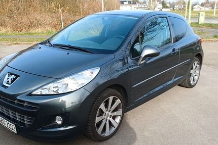 Peugeot 207 116.000 km 3.600 &euro; Alfter 53347