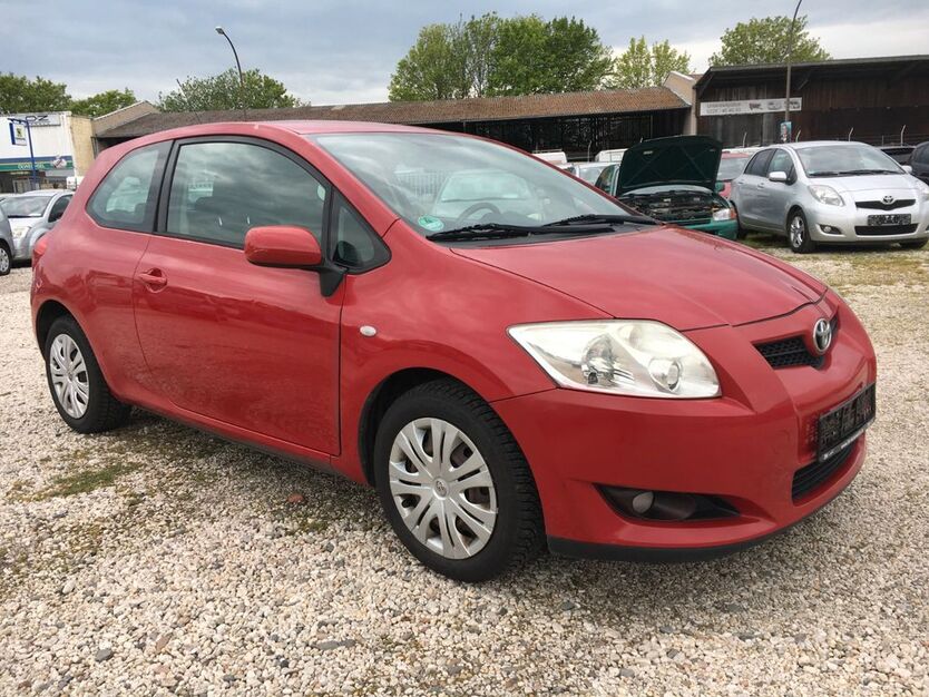 Toyota Auris 170.000 km 2.999 € Bonn 53227