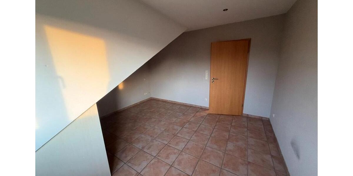 Dachgeschoßwohnung Overath - 2 Zimmer, 78 m&sup2;, 849&euro; | Angebot:27622321