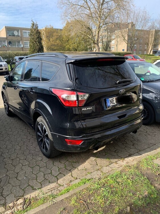 Ford Kuga 61.400 km 18.800 € Neuss 41460