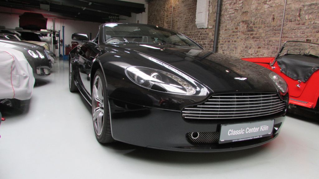 Aston Martin V8 Vantage 47.500 km 65.400 € Köln 50676