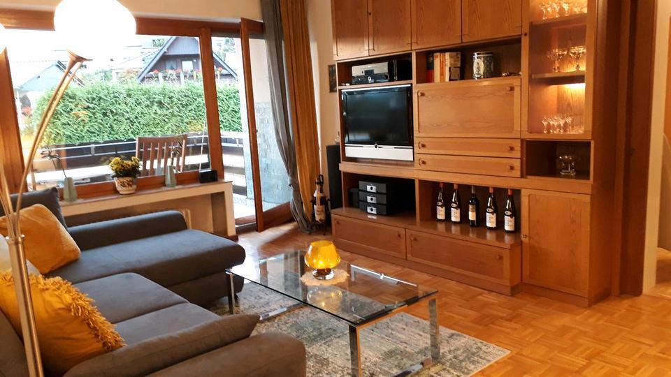 Von PRIVAT! Hell, ruhig, gepflegt, 4ZKDB, WC, SW-Balkon, 85qm!