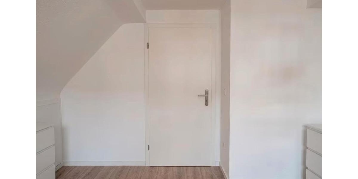 Dachgeschoßwohnung Dormagen Broich - 3 Zimmer, 67 m&sup2;, 950&euro; | Angebot:26302900