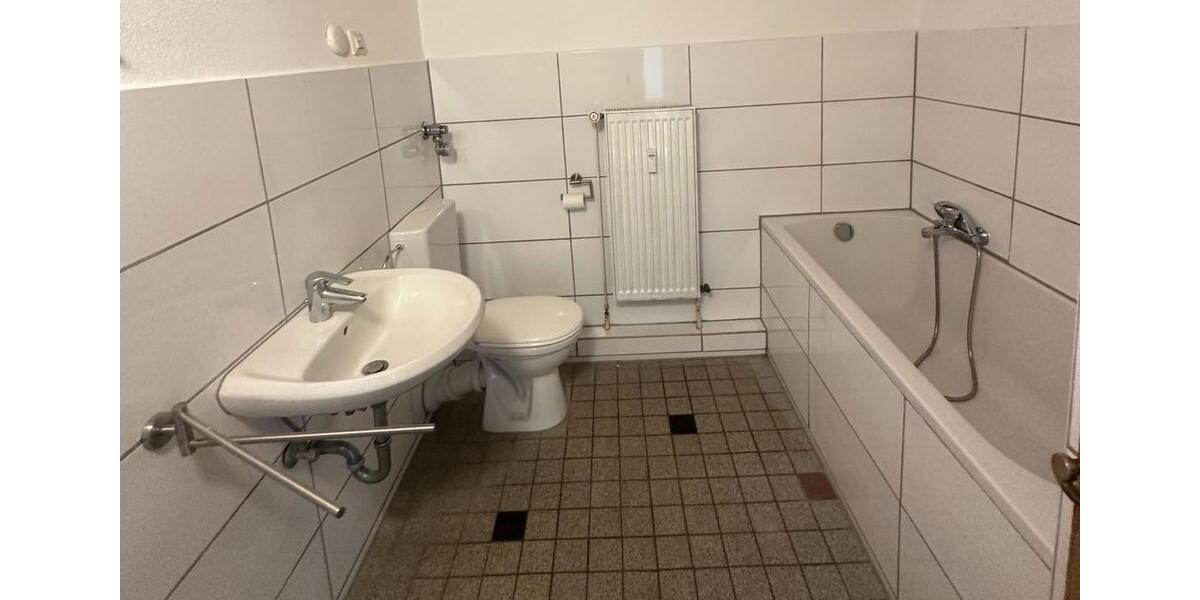 Erdgeschoßwohnung Leverkusen Alkenrath - 3 Zimmer, 70 m&sup2;, 1.300&euro; | Angebot:26338797