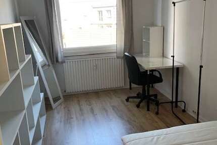 Zimmer Solingen Bech - 1 Zimmer, 570&euro; | Angebot:25636275