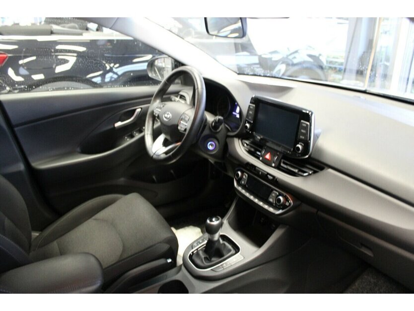 Hyundai i30 1.5 T-GDI 48V-Hybrid DCT 59.321 km 17.980 € Euskirchen 53881