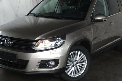 VW Tiguan WM26:CUP SPORT NAVI PARKPILOT TEMPOMAT 88.859 km 10.908 &euro; Köln 50858