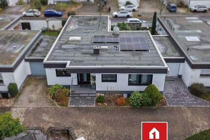 Repräsentativer Flachdach-Bungalow in hervorragendem Zustand mit uneinsehbarem Grundstück und Garage! 5 zimmer