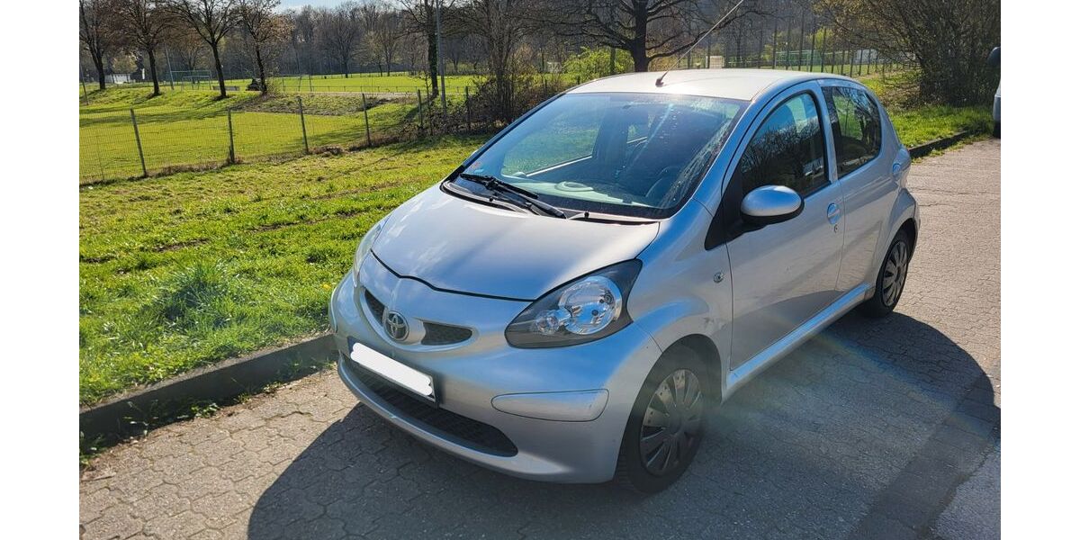Toyota Aygo (X) 158.980 km 1.599 &euro; Overath 51491