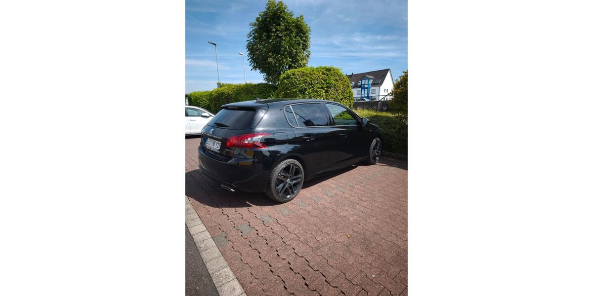 Peugeot 308 133.000 km 12.200 &euro; Leverkusen 51373