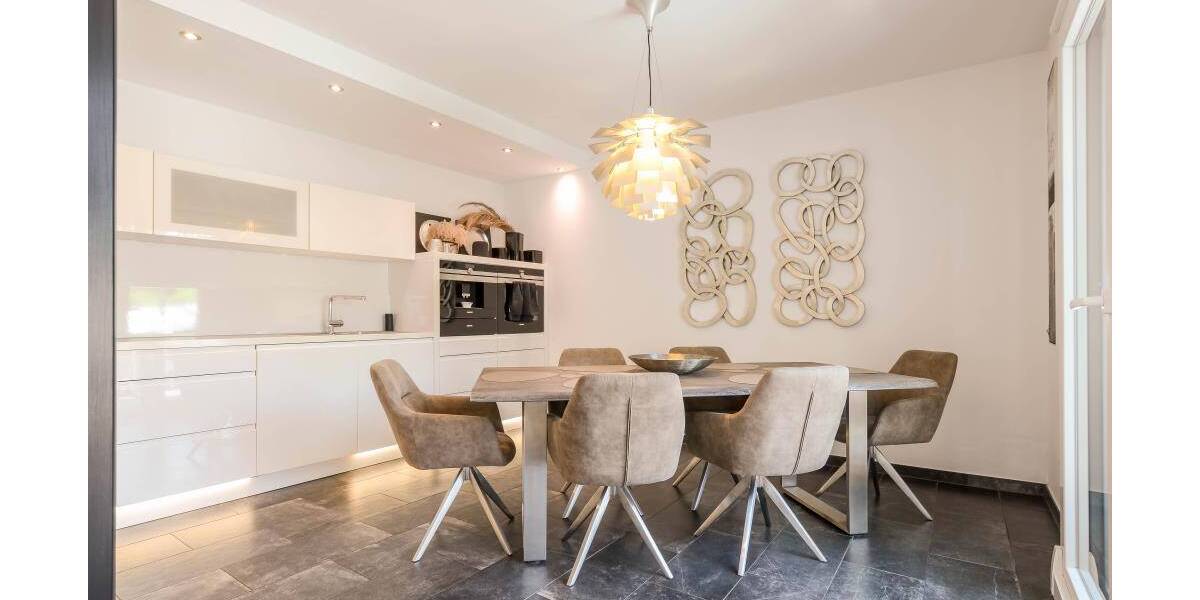 2018 saniertes EFH mit hausinterner Garage in zentraler Lage von Opladen * hochwertige Ausstattung * 2 Terrassen * ... 5 zimmer