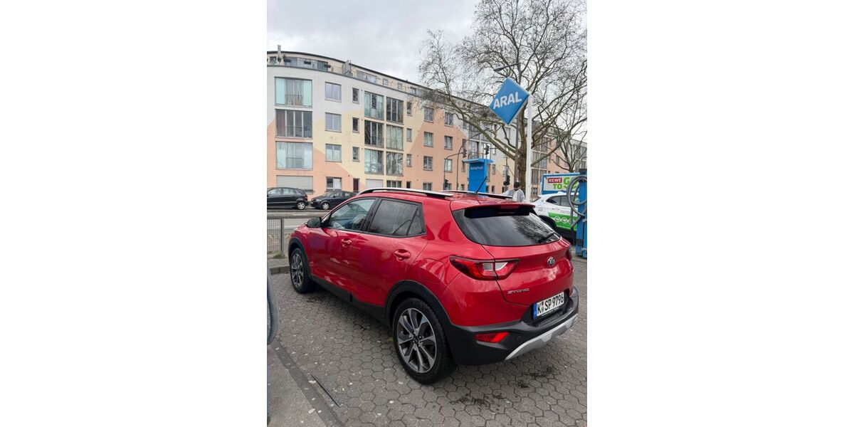 Kia Stonic 48.000 km 13.500 &euro; Köln 51107