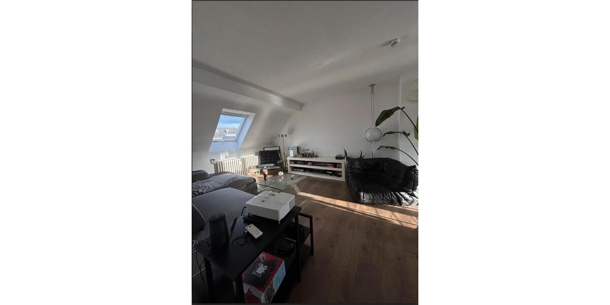 Dachgeschoßwohnung Köln Nippes - 3 Zimmer, 120 m&sup2;, 870&euro; | Angebot:26091565