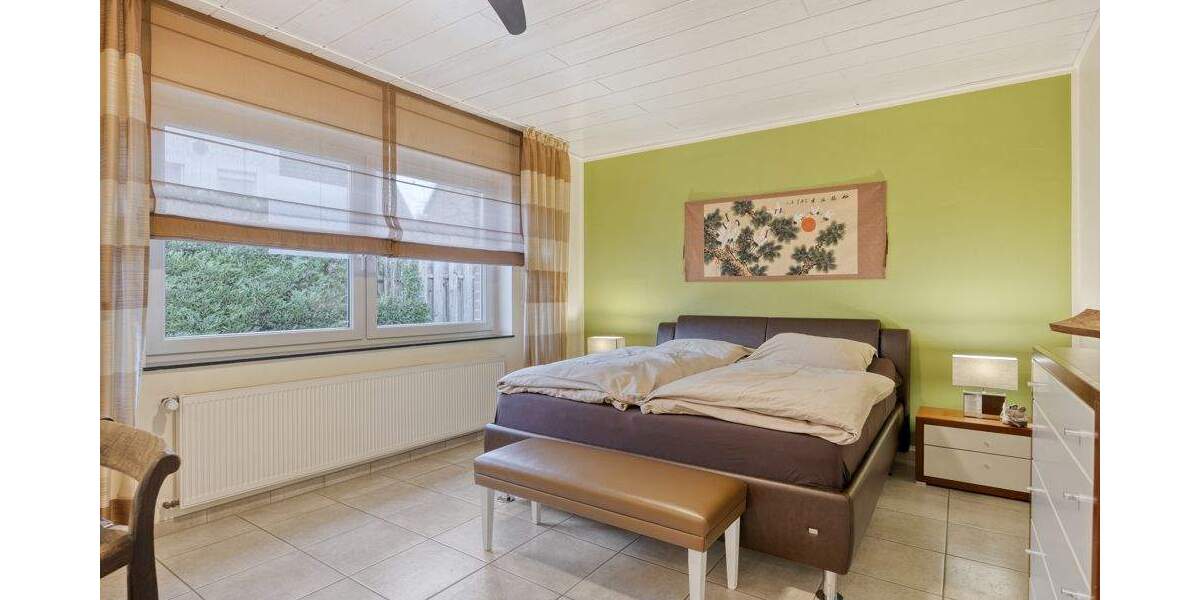 Einfamilienhaus Langenfeld Richrath - 6 Zimmer, 220 m&sup2;, 850.000&euro; | Angebot:25802492