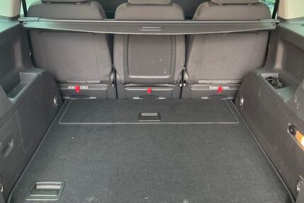 VW Touran 180.000 km 5.500 &euro; Köln 50823