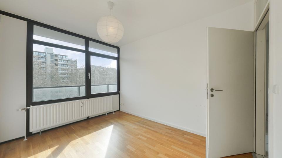 Etagenwohnung Köln Lindenthal - 4 Zimmer, 95 m&sup2;, 1.235&euro; | Angebot:26067681