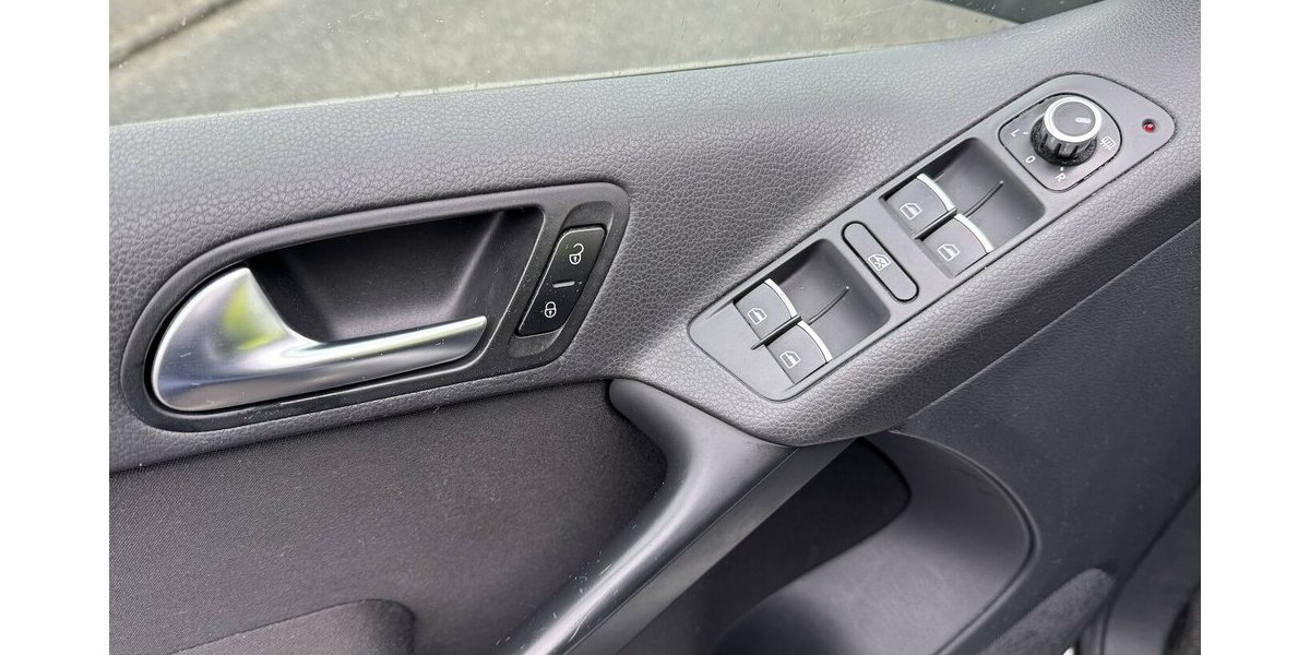 VW Tiguan 2.0TSI DSG 4-Motion Xenon AHK SR+WR 1.Hd 109.500 km 11.900 &euro; Erftstadt 50374