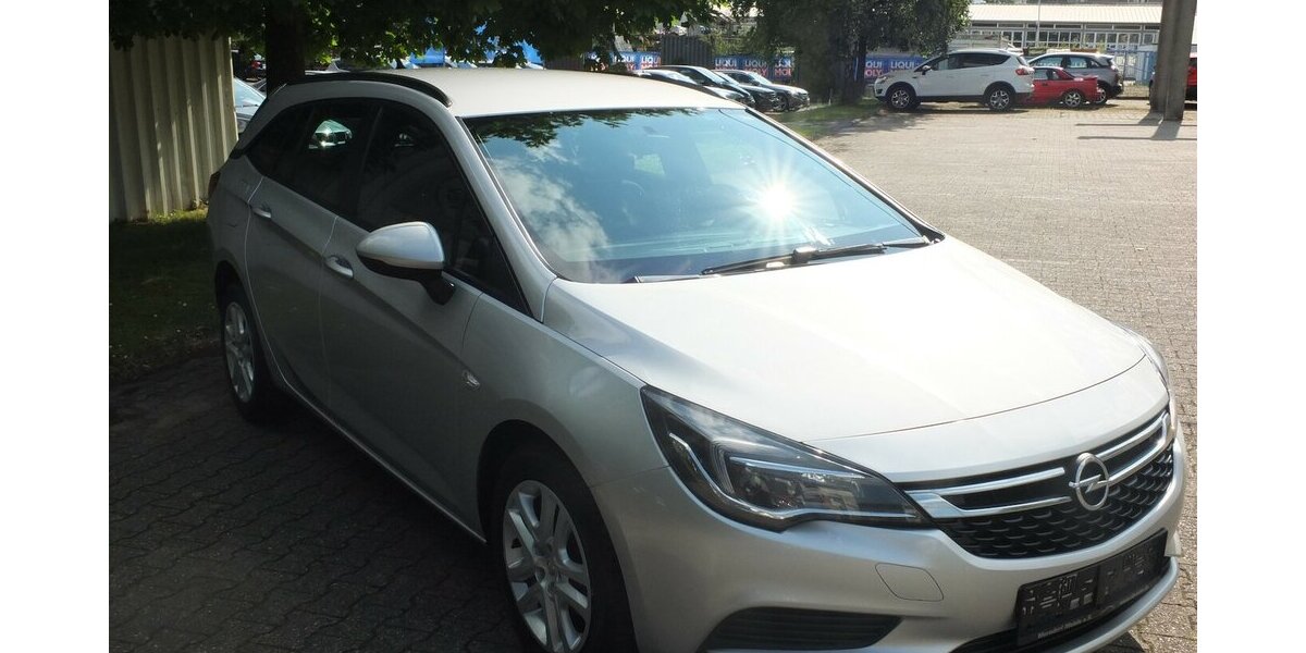 Opel Astra NAVI EINPARKHILFE ALLWETTERREIFEN EURO 6 99.278 km 8.995 &euro; Köln 50858