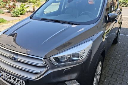 Ford Kuga 97.500 km 10.800 &euro; Dormagen 41539