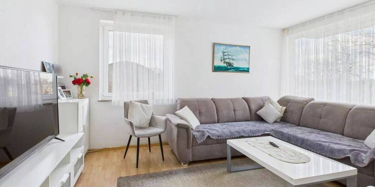 Etagenwohnung Köln Pesch - 4 Zimmer, 92 m&sup2;, 260.000&euro; | Angebot:26868717