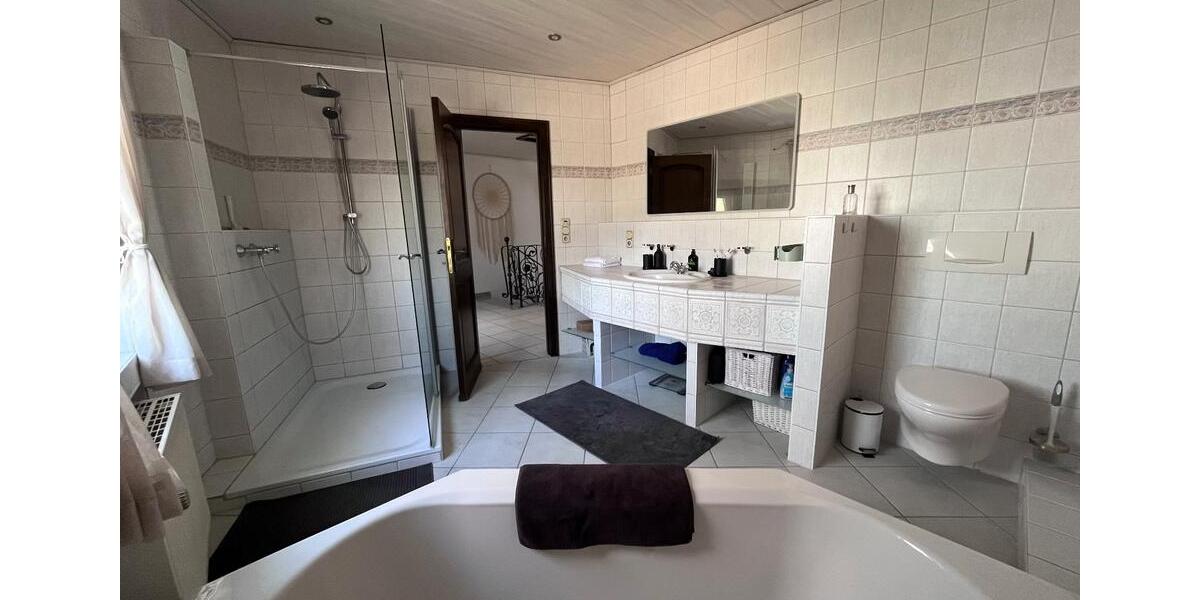 Mehrfamilienhaus, Wohnhaus Bergheim - 4 Zimmer, 167 m&sup2;, 2.420&euro; | Angebot:25899926