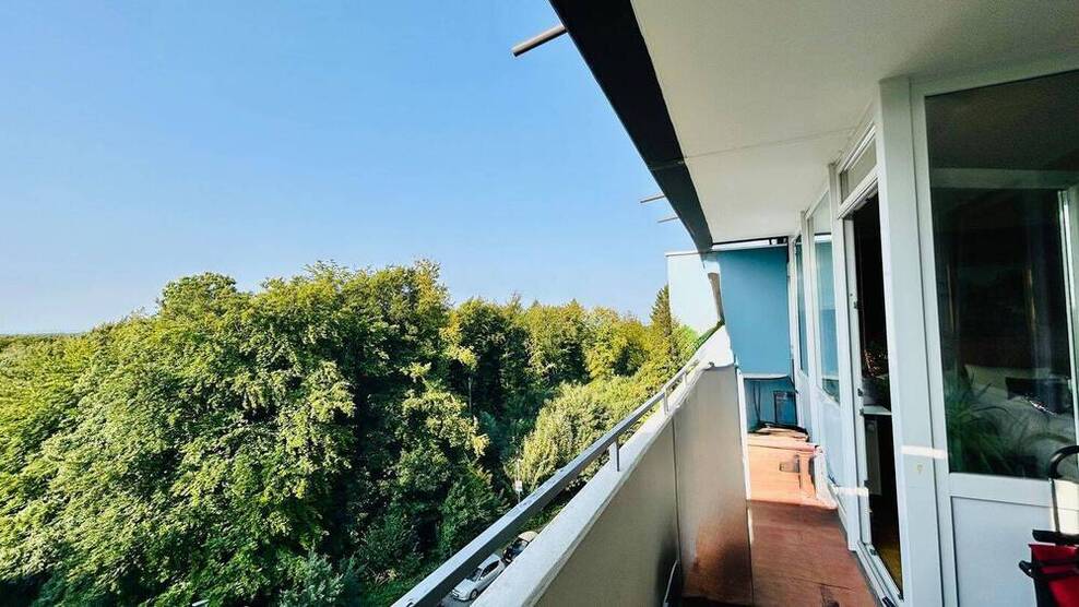 Exklusive Eigentumswohnung mit traumhaftem Ausblick, Aufzug und Balkon in bester Lage!