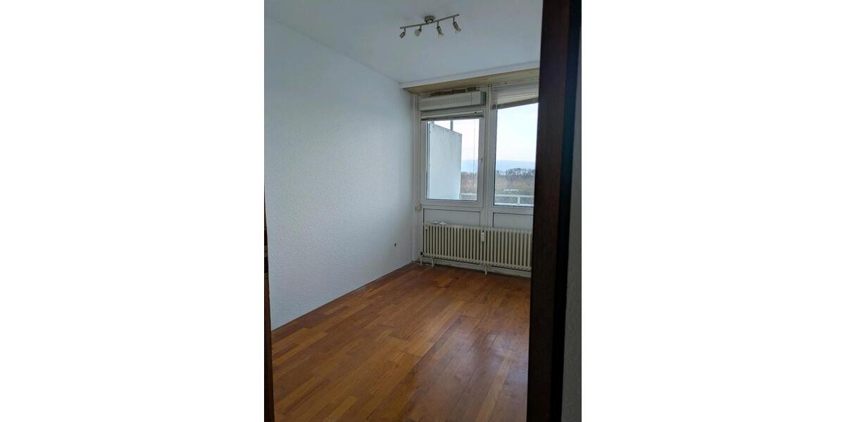 3ZiKüBadWC_Balkon_Loggia_Keller_1.200 kalt_Kôln Poll 3 zimmer
