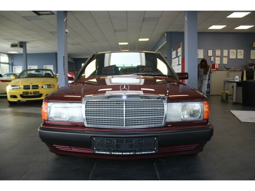Mercedes-Benz 190 E 1.8 Avantgarde Rosso TOP ZUSTAND 130.065 km 19.980 € Euskirchen 53881