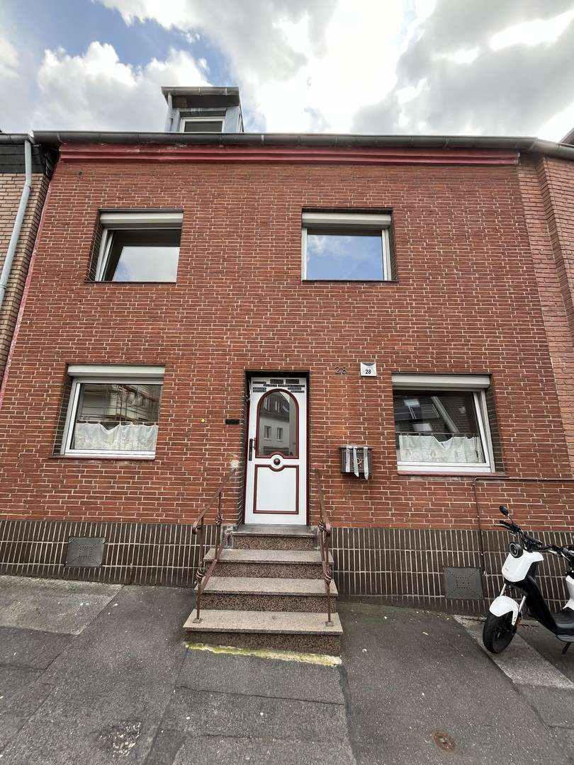 Haus zum Mieten in Hürth 1.800 € 123.39 m² 6 zimmer