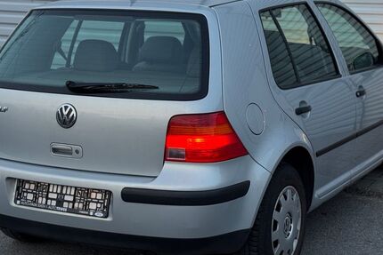 VW Golf 91.462 km 3.890 € Solingen 42719