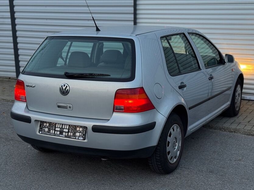 VW Golf 91.462 km 3.890 € Solingen 42719