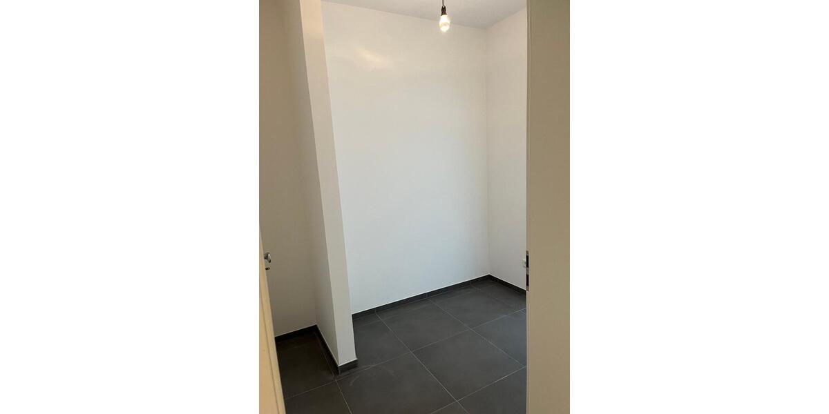 Etagenwohnung Wermelskirchen - 3 Zimmer, 90 m&sup2;, 1.300&euro; | Angebot:27605582