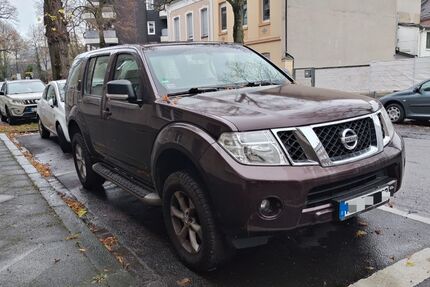 Nissan Pathfinder 155.604 km 14.000 € Hilden 40721