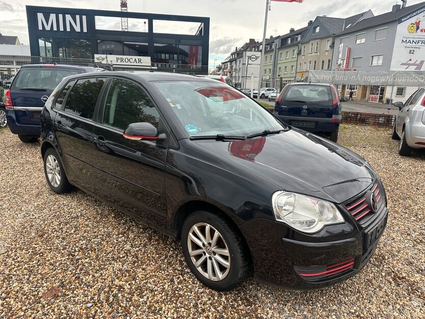 VW Polo 153.600 km 2.300 € Leverkusen 51371