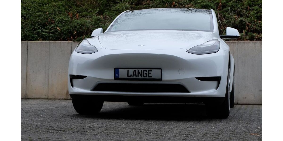 Tesla Model Y 35.039 km 34.480 &euro; Köln 50996